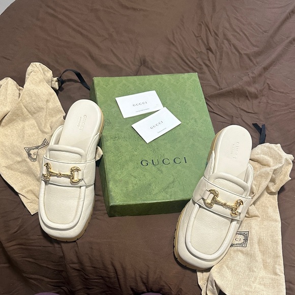 Gucci Women's Cream Leather Mules with Gold Accents - Picture 1 of 7